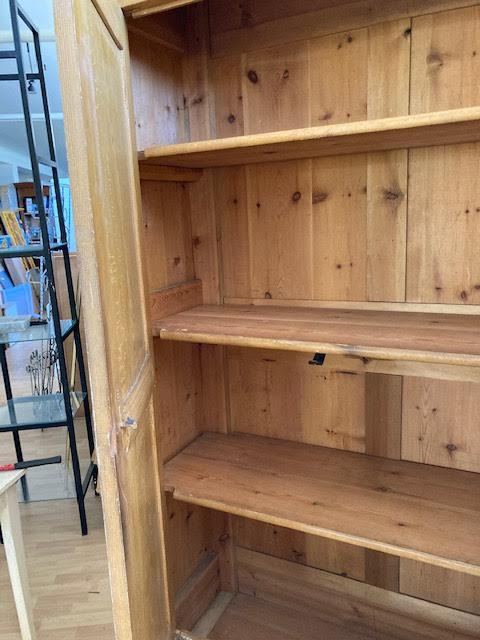 Wardrobe 2 doors old