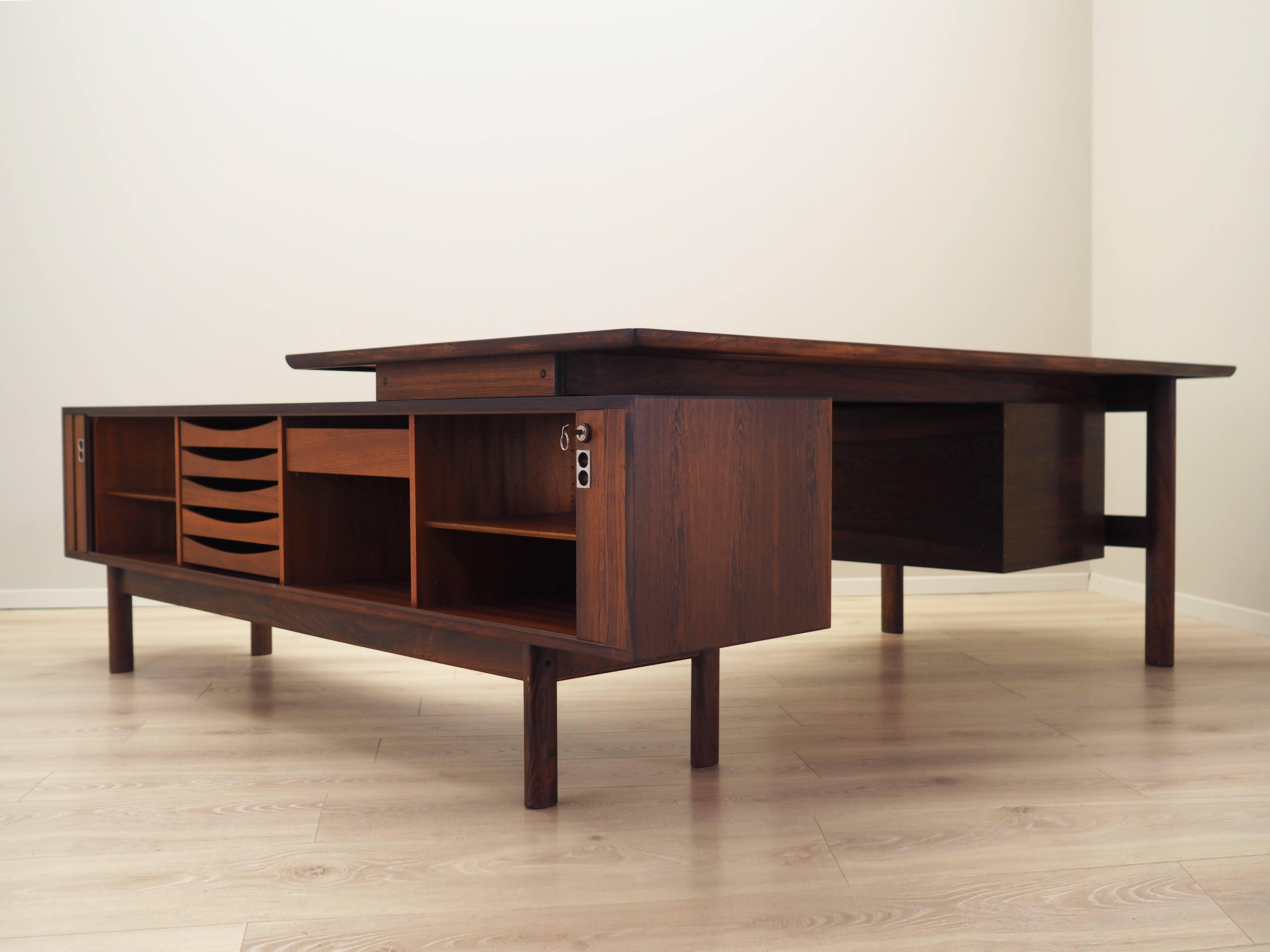 Rosewood desk by Arne Vodder, production Sibast 1960