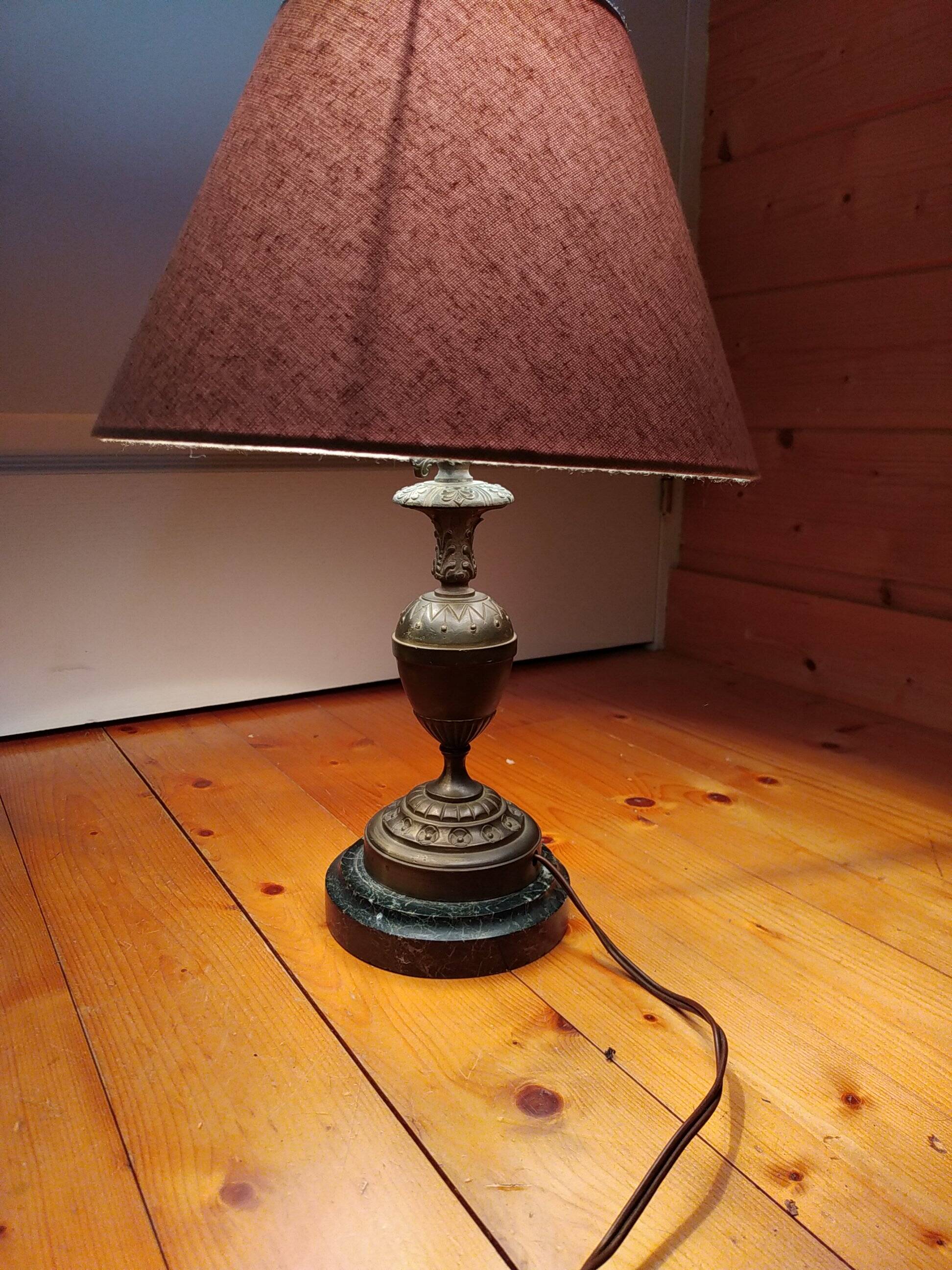 Bronze / brass lamp base, late 19th century.