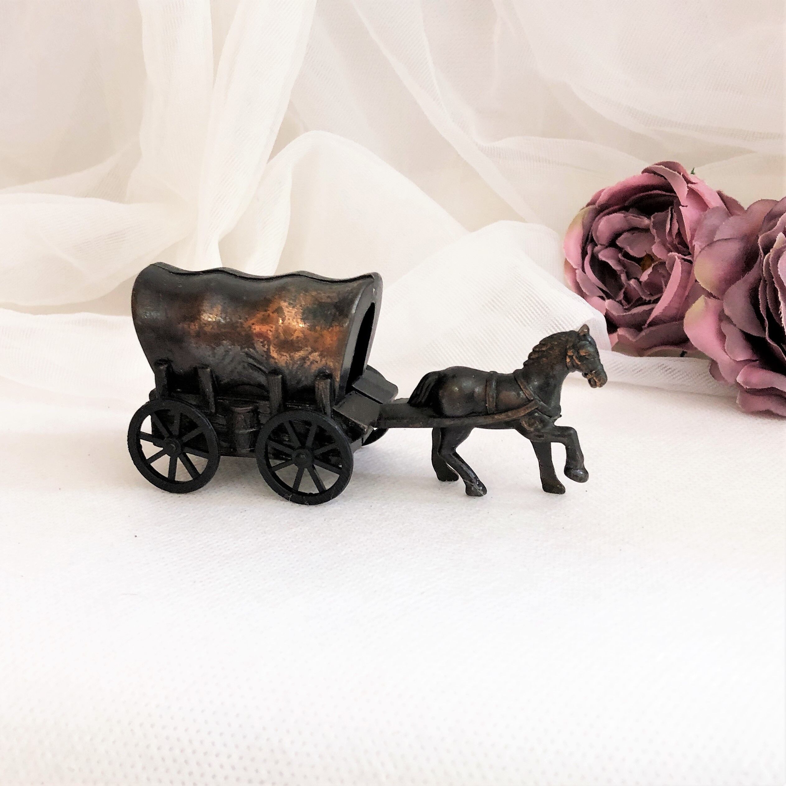 Metal pencil sharpener vintage horse and carriage collection
