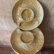 Set of 5 Gien artichoke plates – Golden yellow barbotine