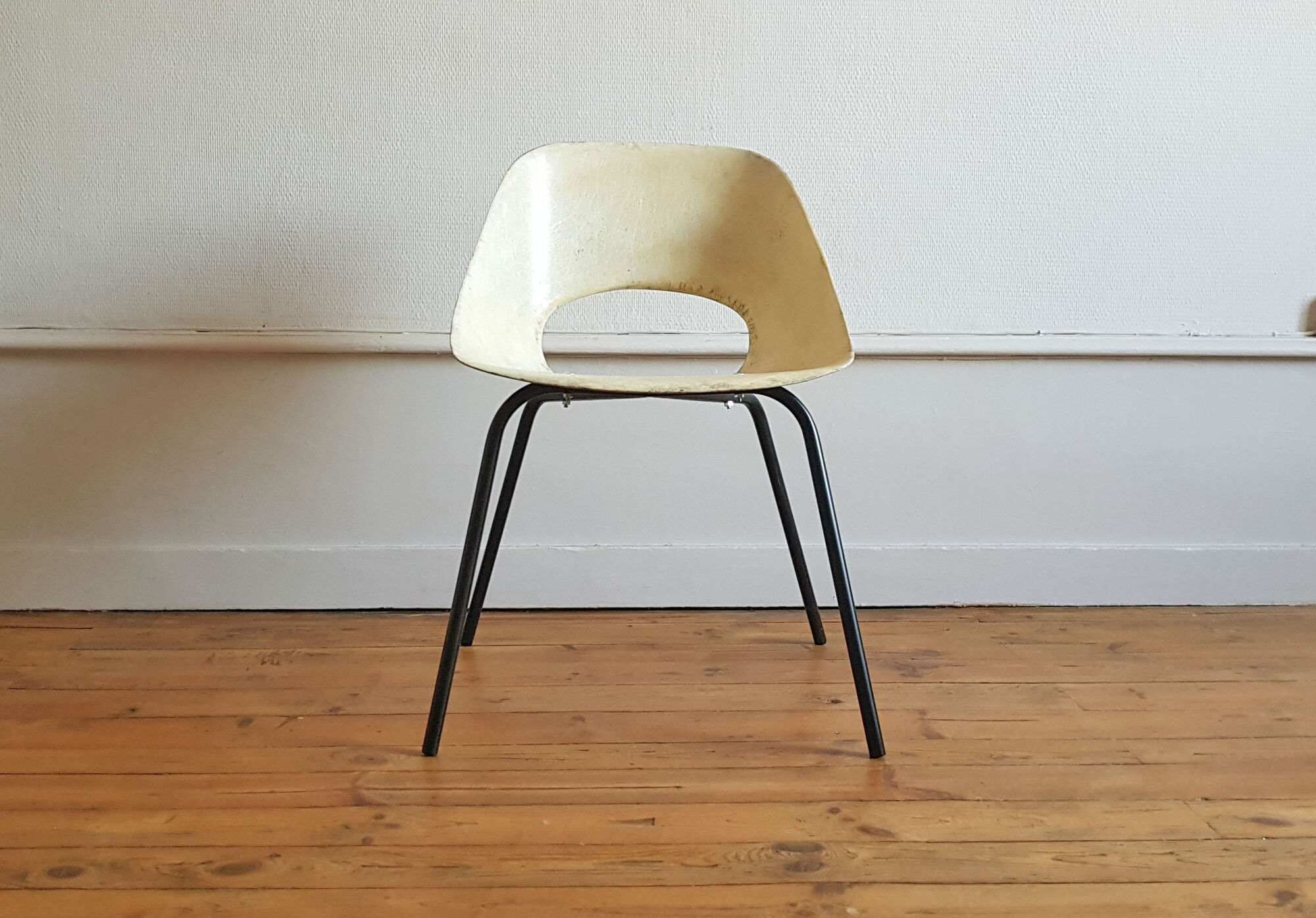 Chaises tulipe de Pierre Guariche par Steiner fibre de verre