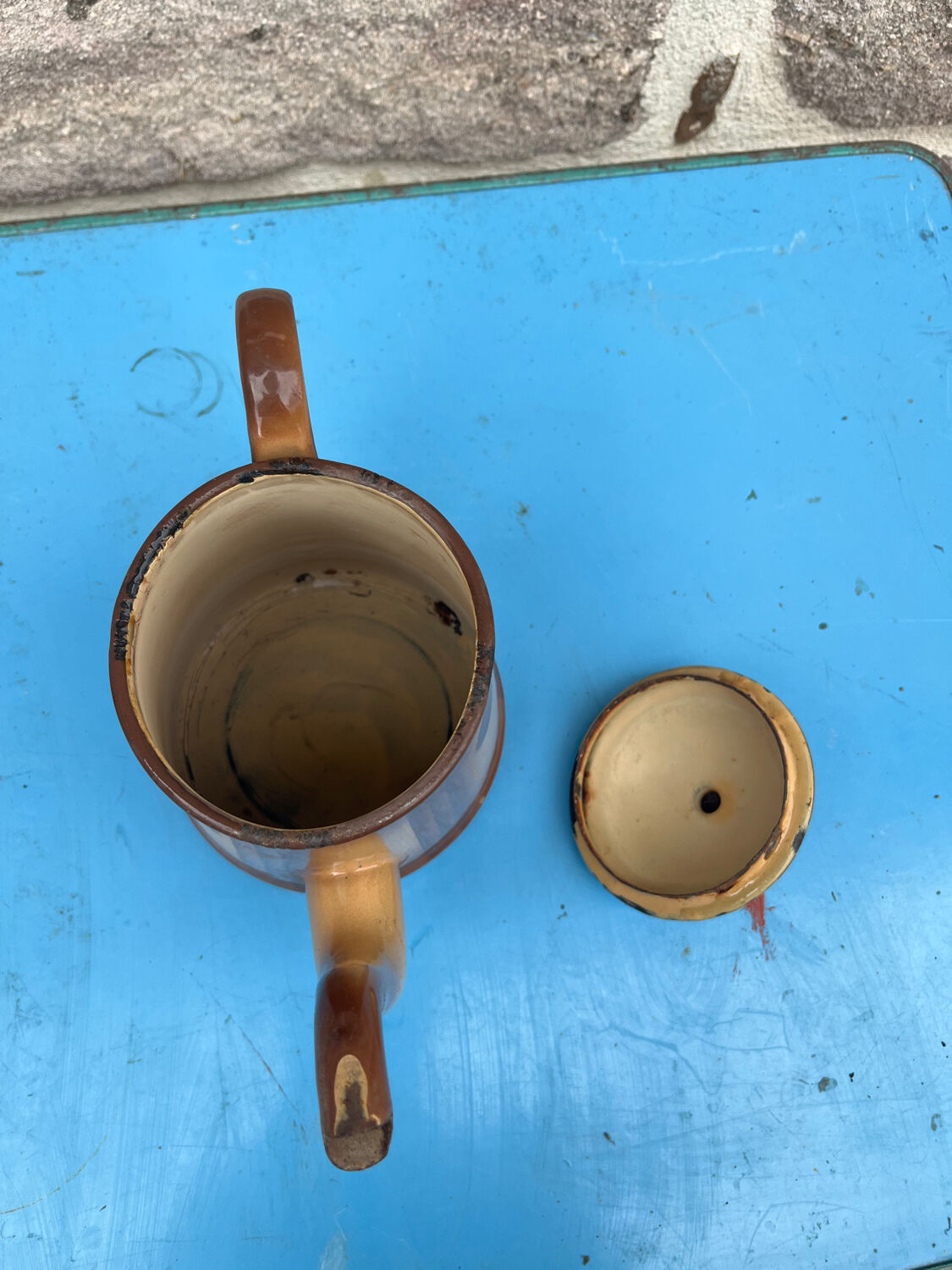 Enamelled coffee maker