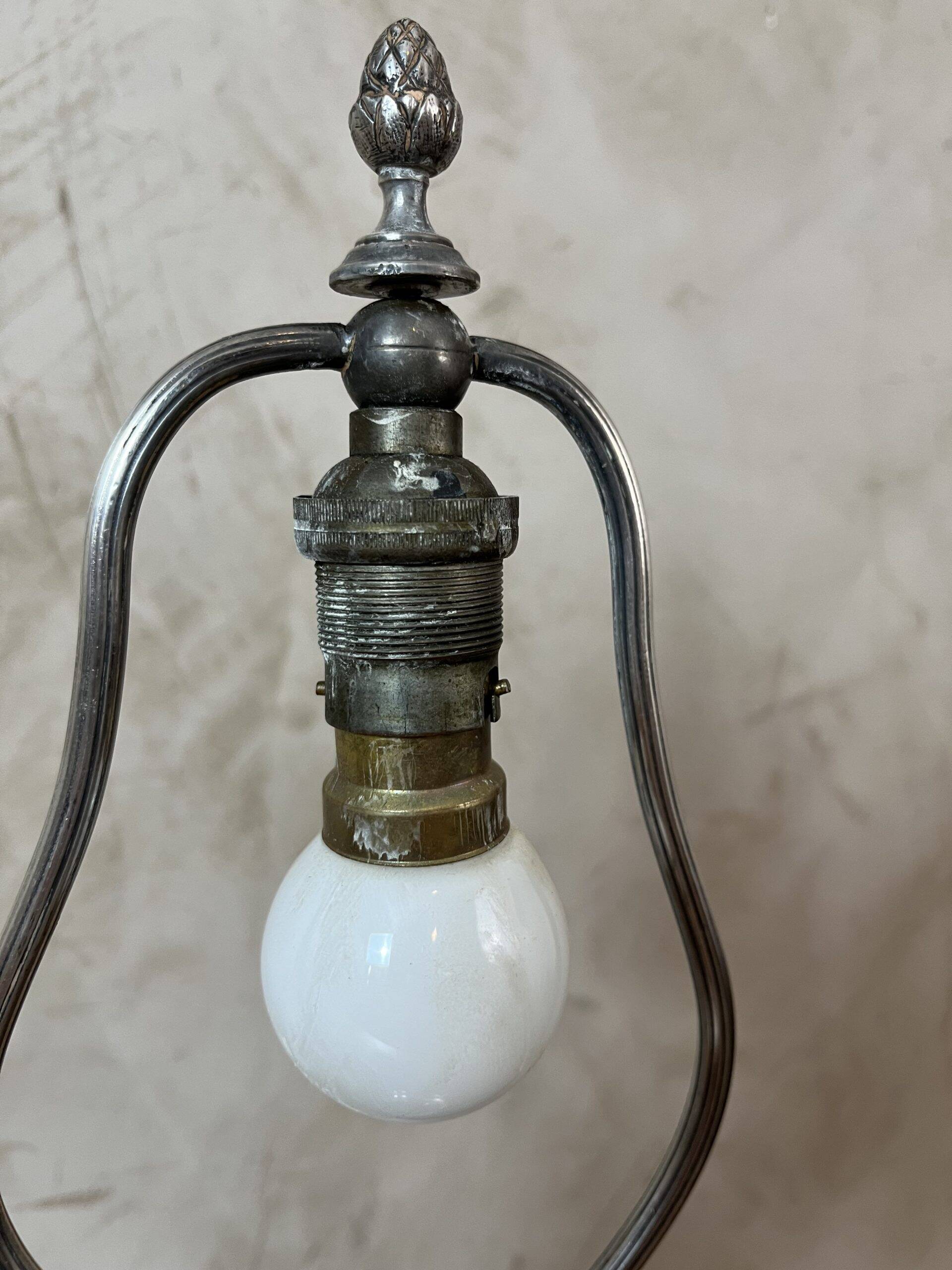 Lampe en métal argenté