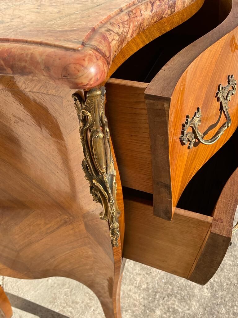 Commode en bois de rose