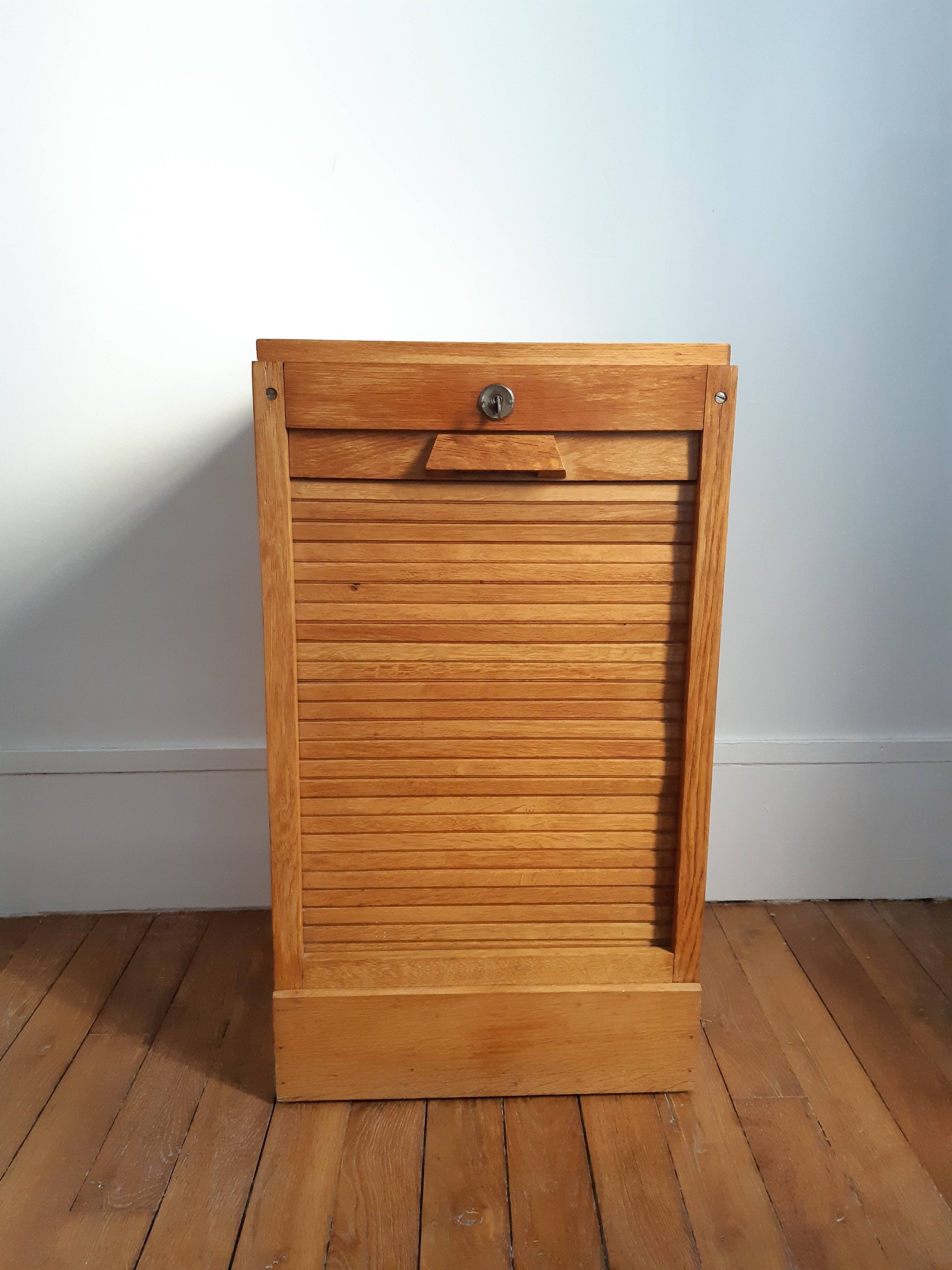 Low sliding curtain cabinet