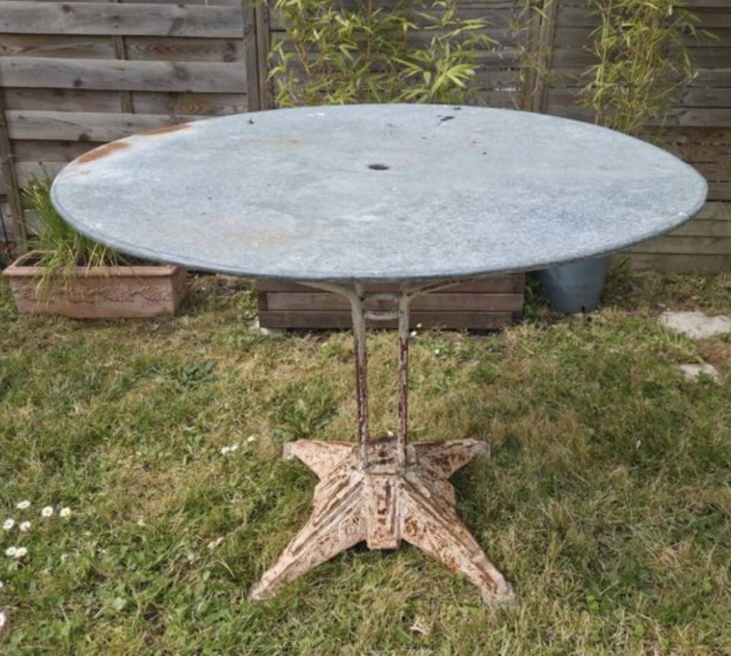 Louis Vuitton garden table
