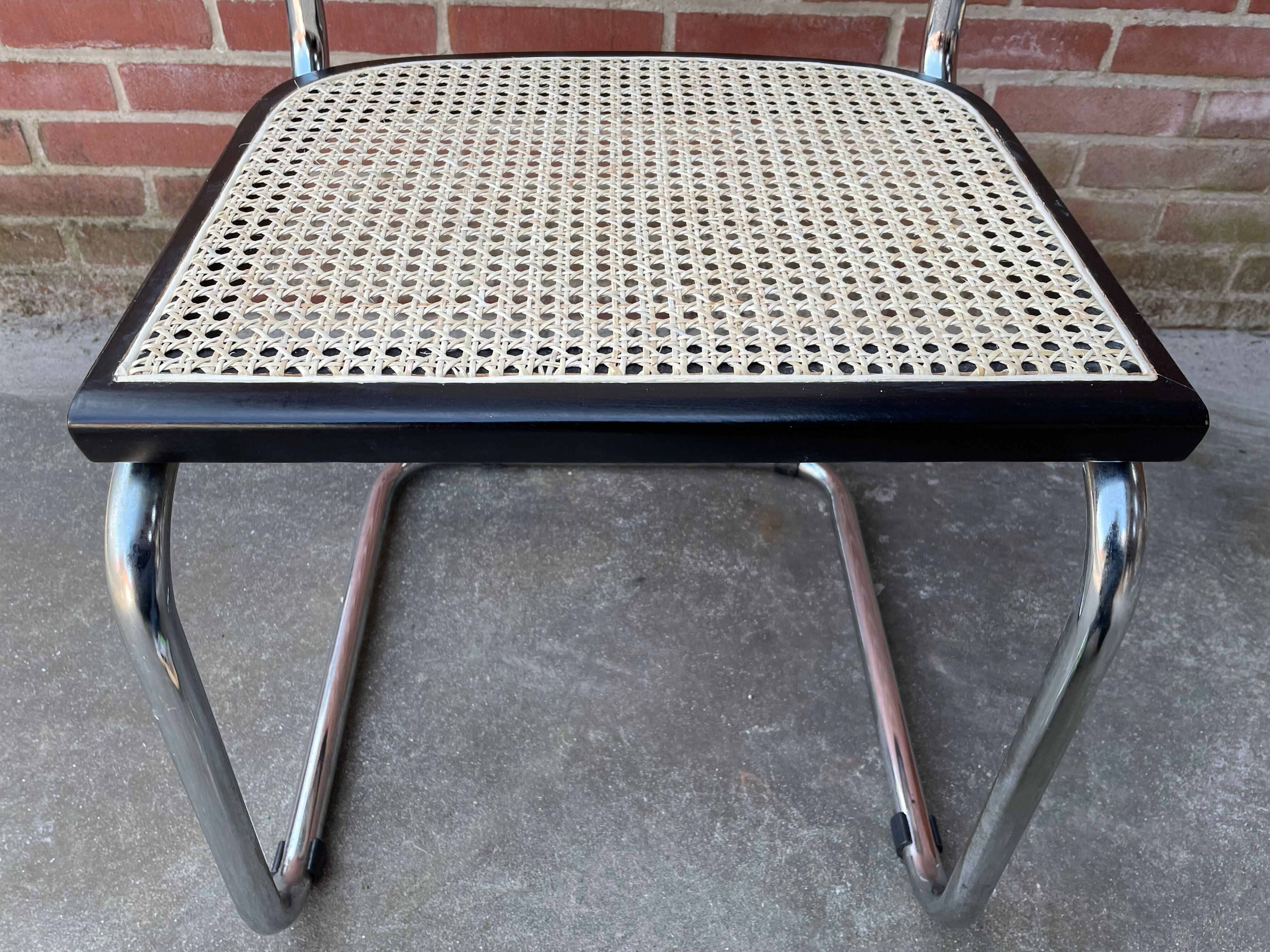 Ensemble de 4 chaises vintage modèle Cesca B32 en noir et chrome