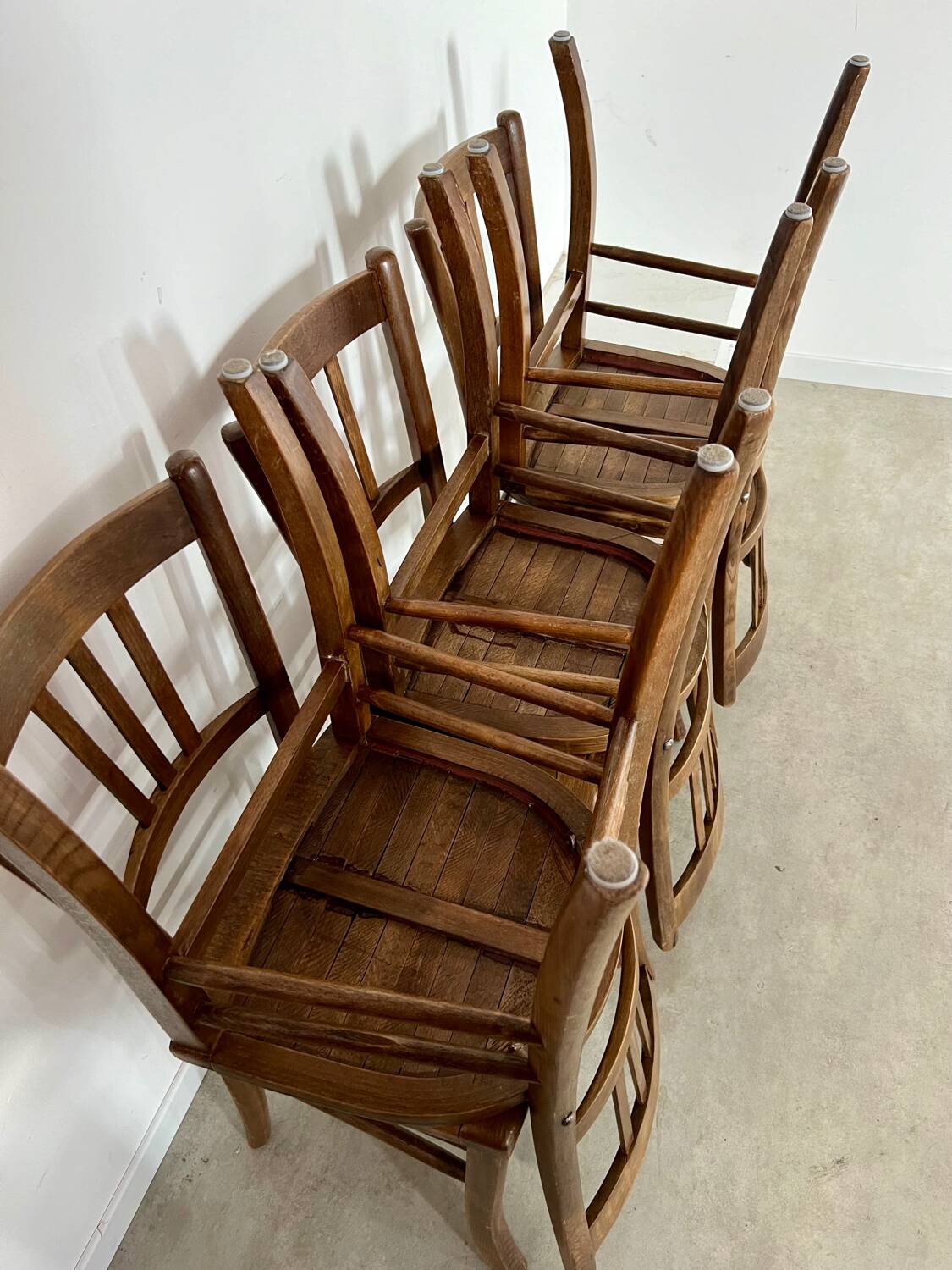Lot de 6 anciennes chaises vintage bistrot des années 50 en bois