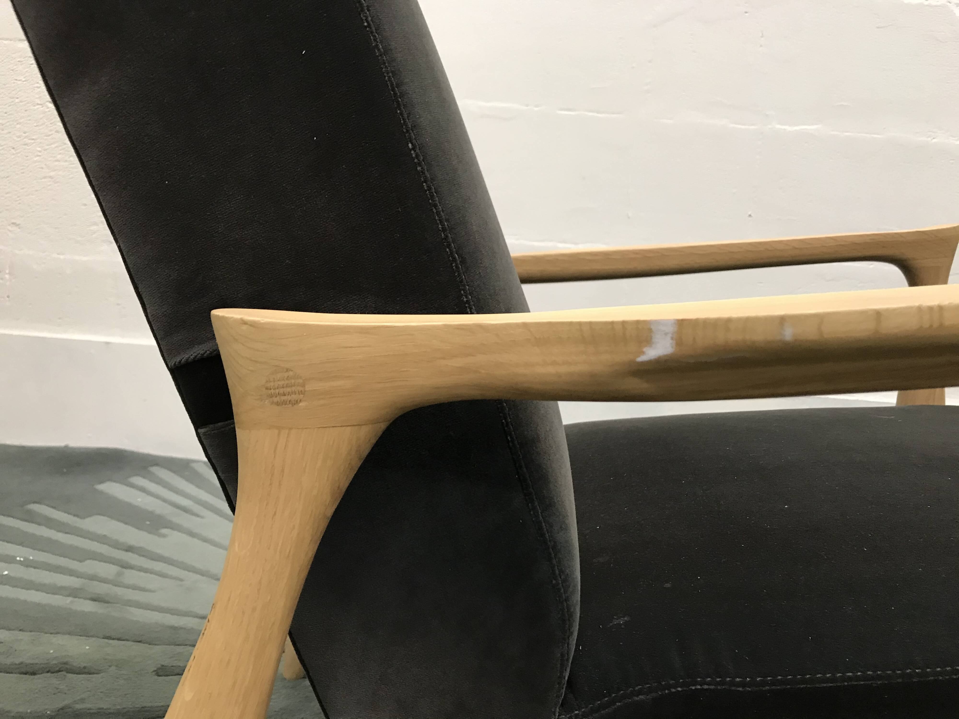 Floating velvet grey velvet chair chic Red Edition