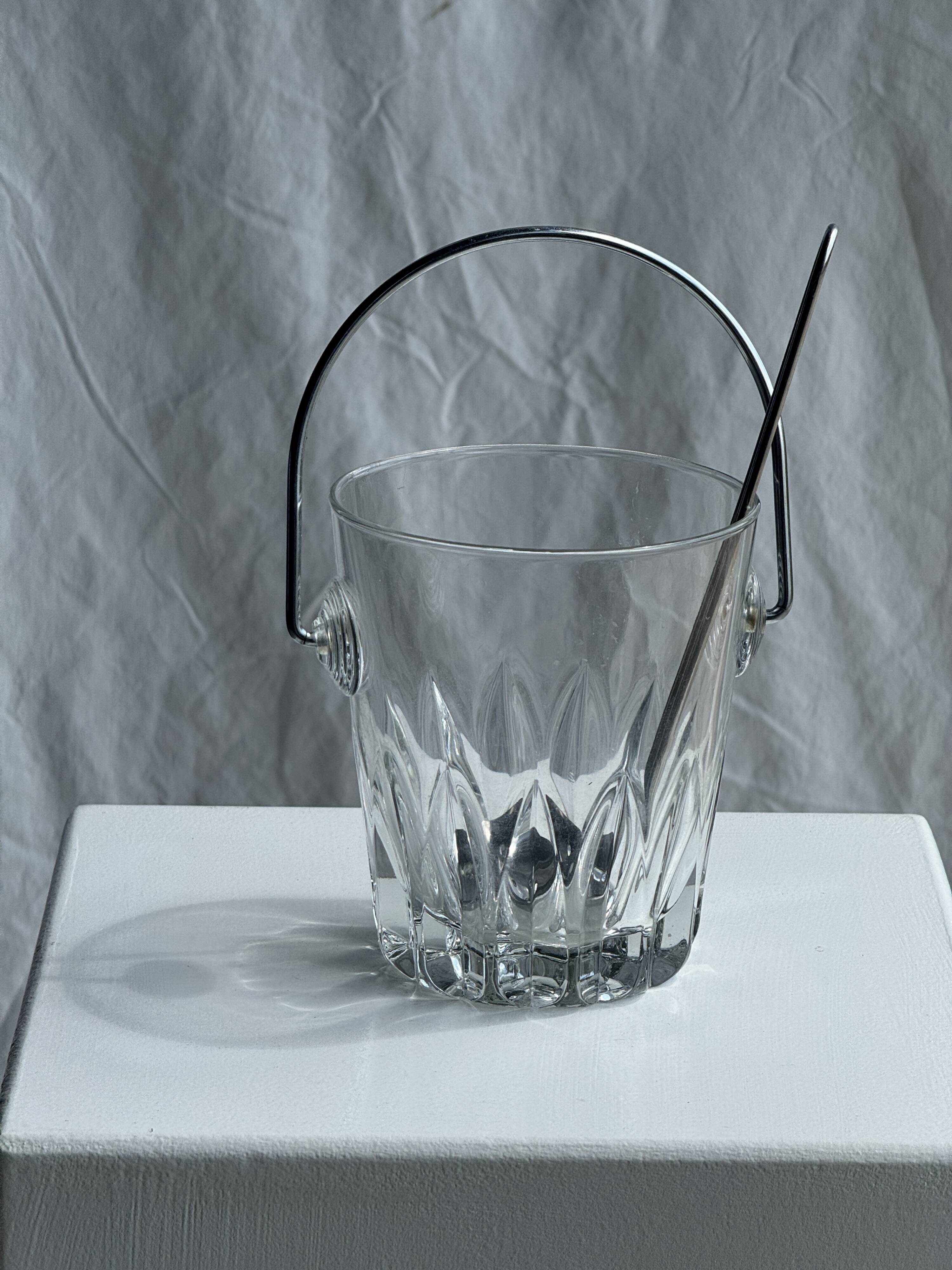 Small glass ice bucket with ladle H13.5
