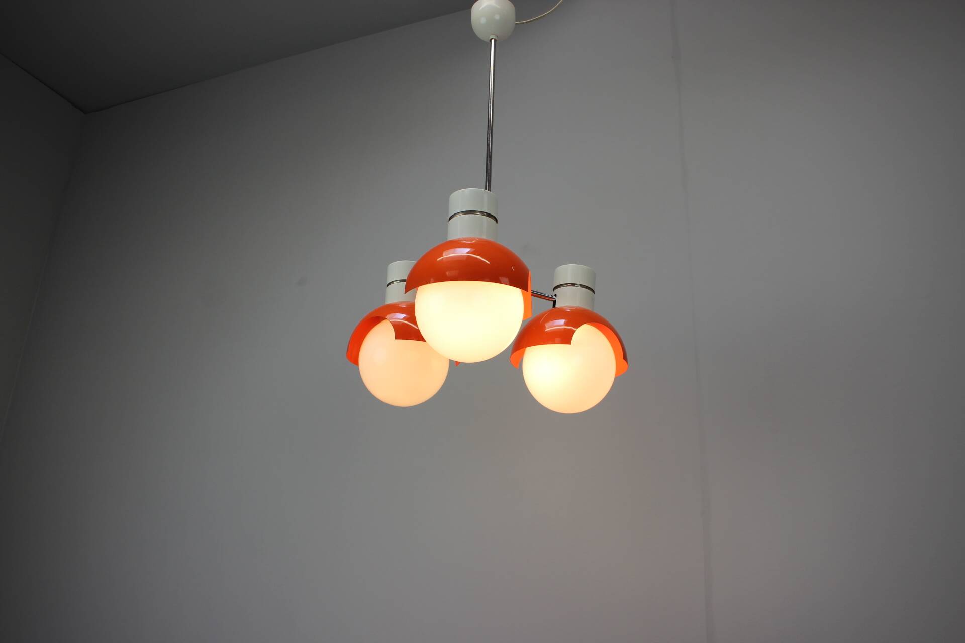 Suspension de Napako, datant de l'ère Space, 1970