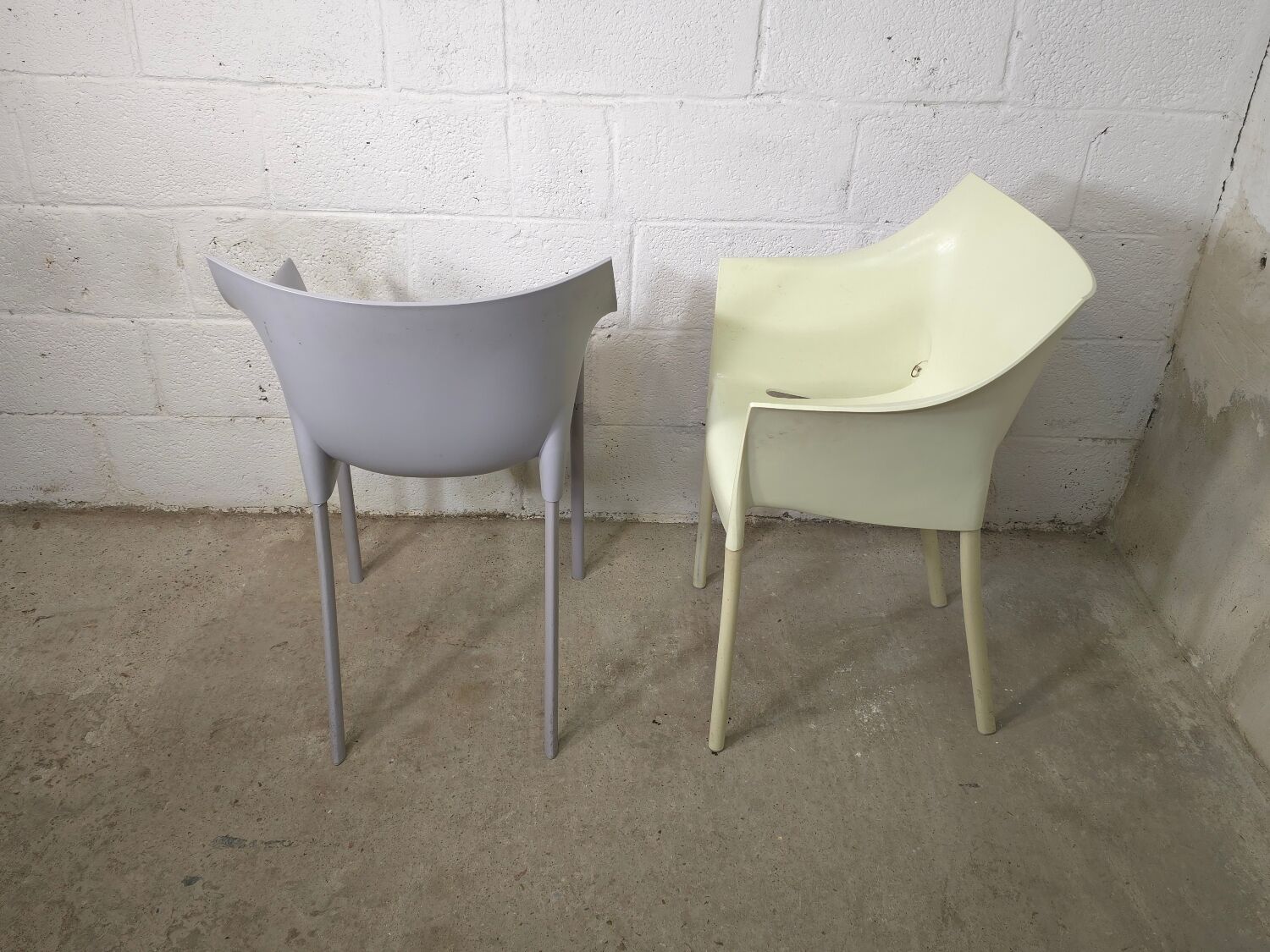 Paire de chaises petits fauteuil Kartell Dr. No Philippe Stark