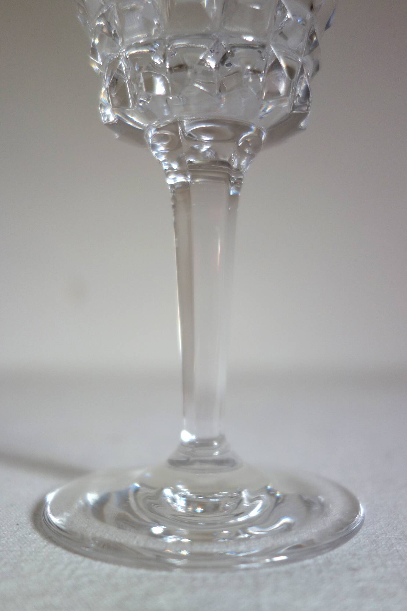 8 vintage Vannes crystal wine glasses