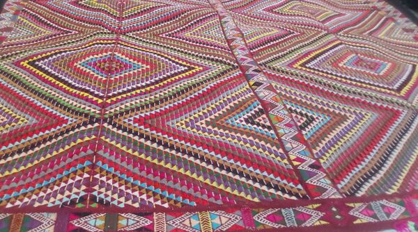 Tapis kilim vintage à motifs losanges 160x240cm