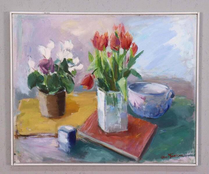 Huile sur toile suédoise d'époque mi-siècle – « Nature morte avec des tulipes » par Ove Månsson – vintage et encadrée – 51 × 62 cm (20,1" × 24,4")