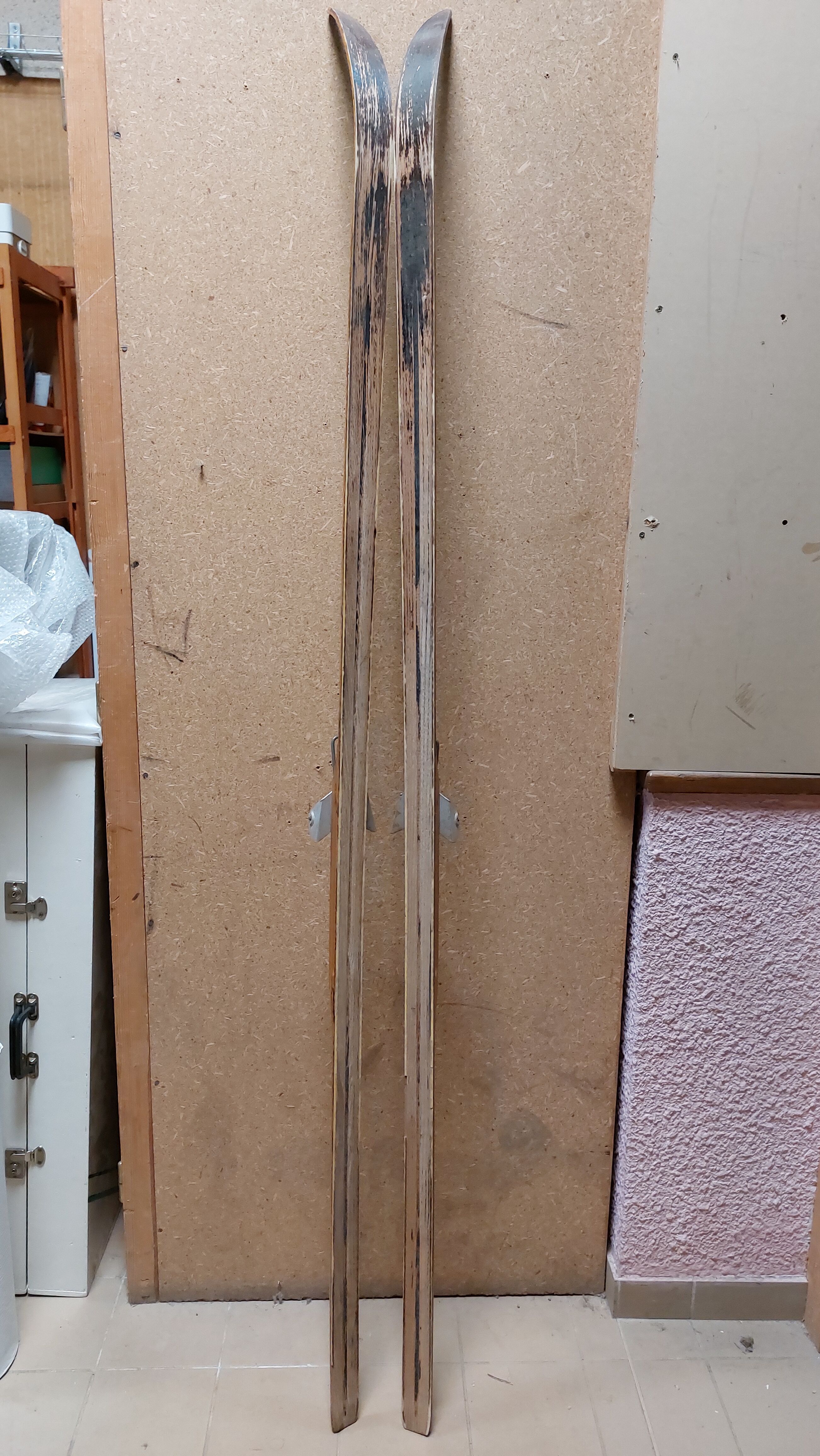 Pair of vintage wooden skis 206 cm color Blue