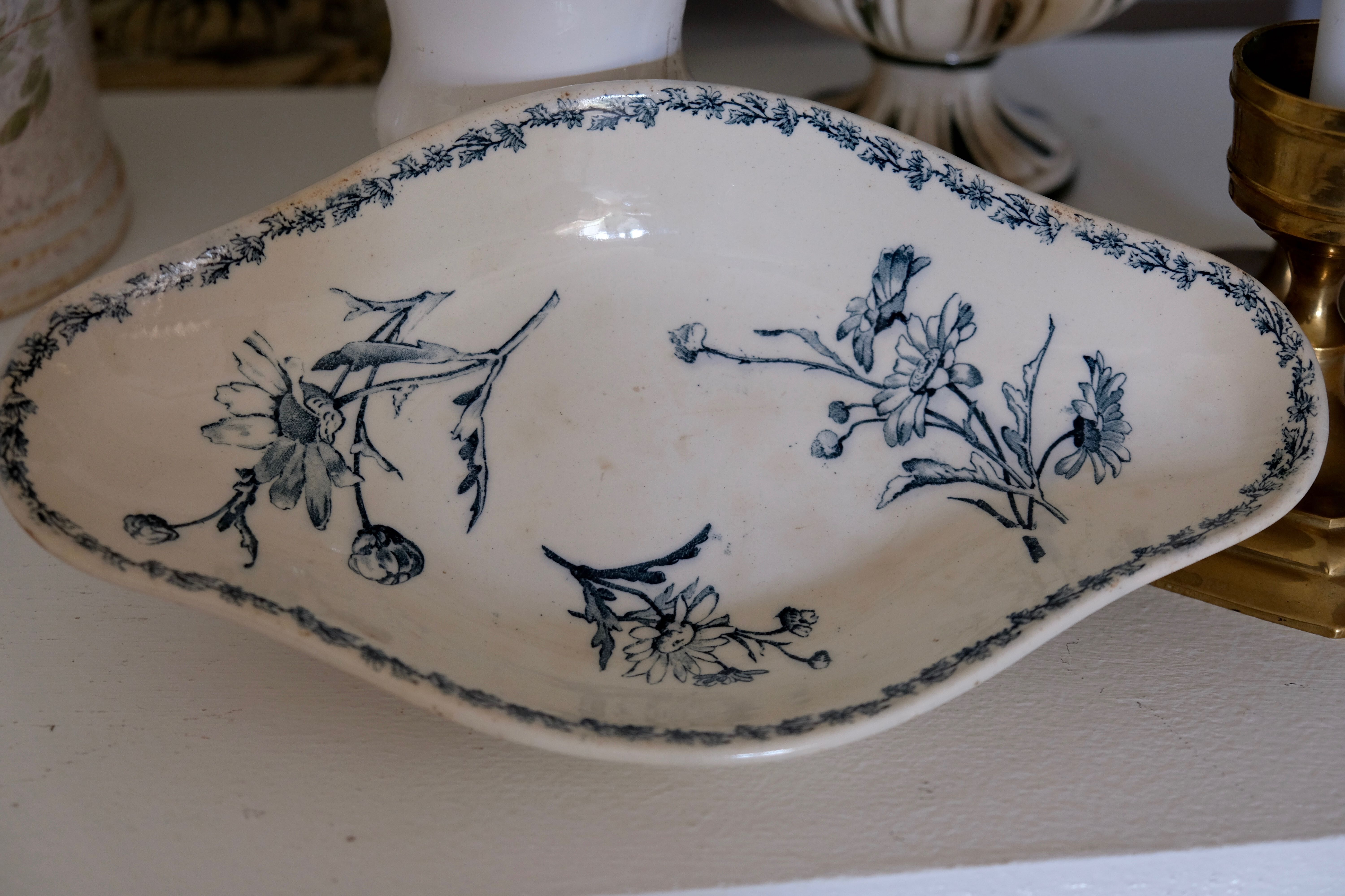 Ravier antique "Marguerite" Luneville faience XIXth