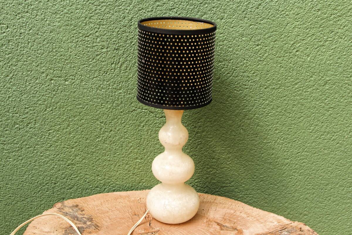 Lampe de chevet en albâtre sculpté