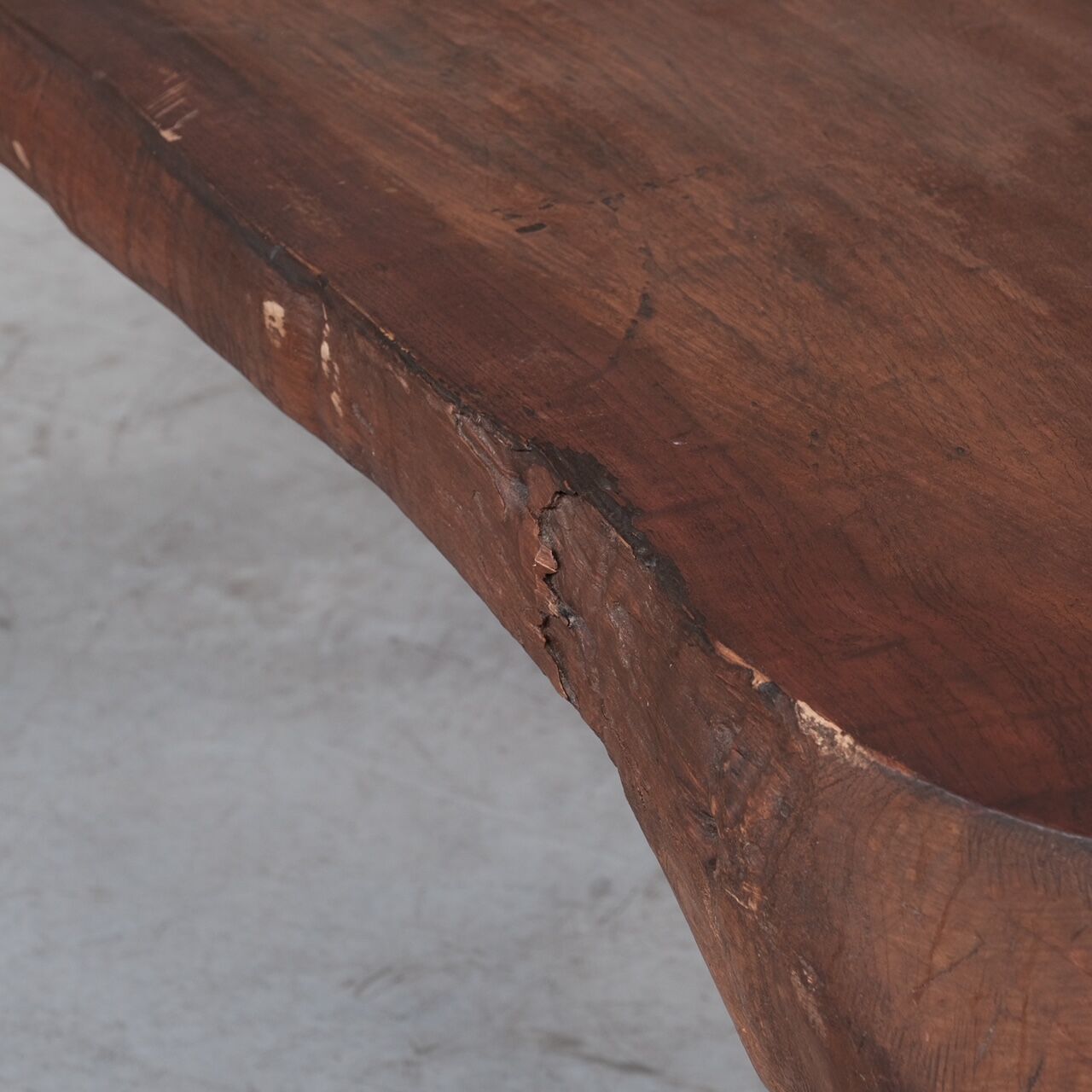Table de bureau primitive en bois massif inhabituelle