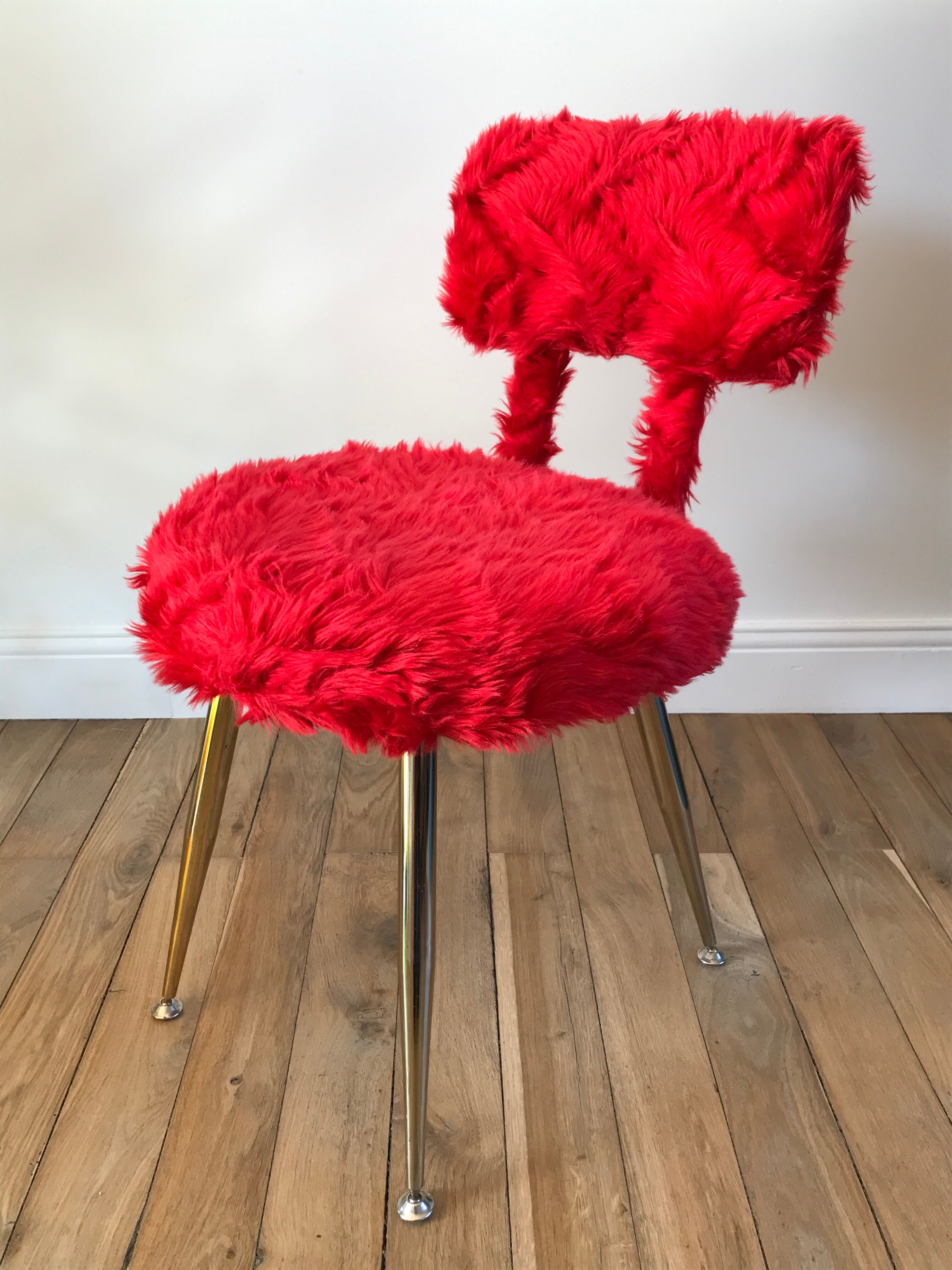 Red 60s mmoute chair