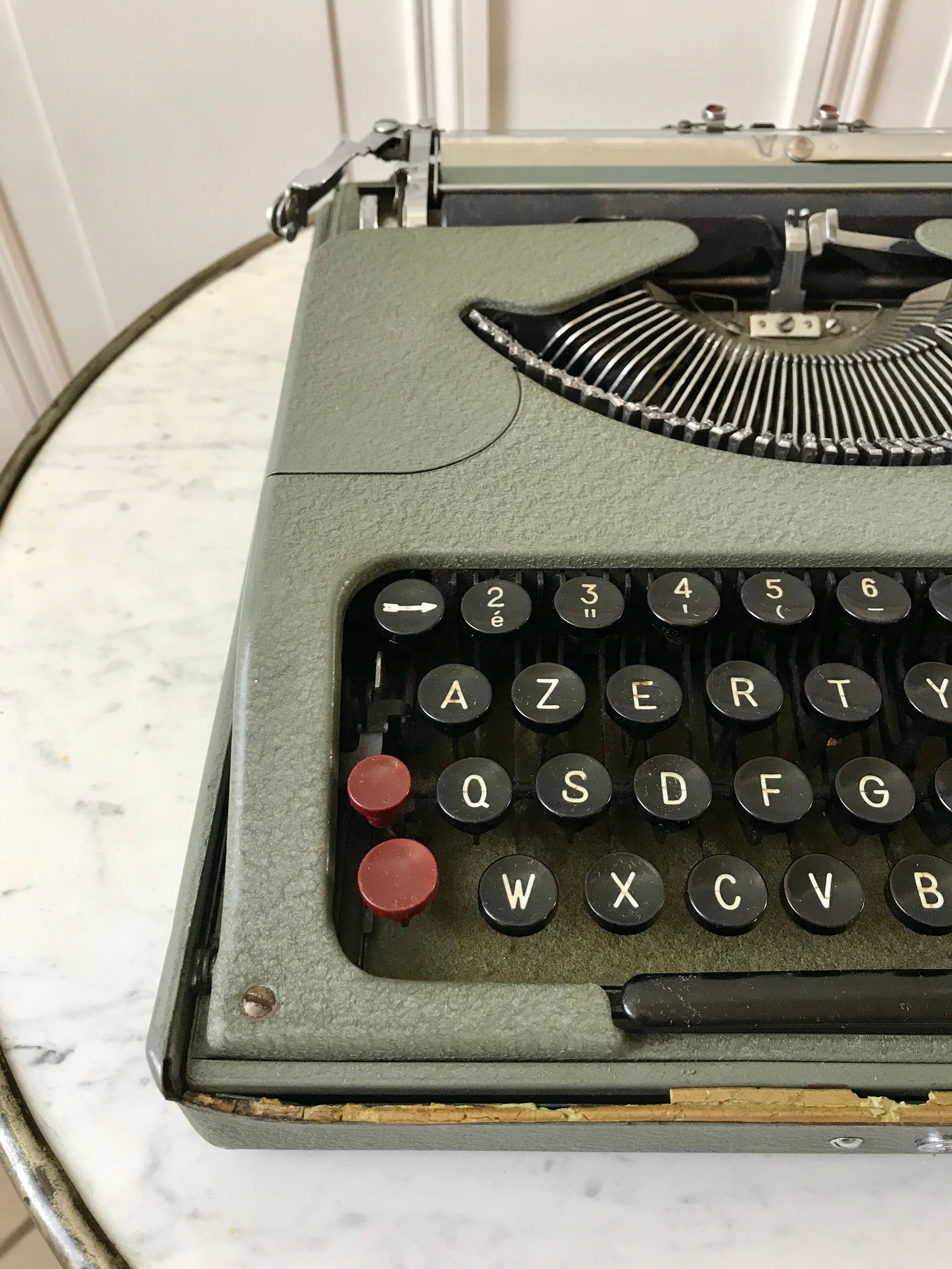 flat typewriter gray green My Rooy 50s-60s