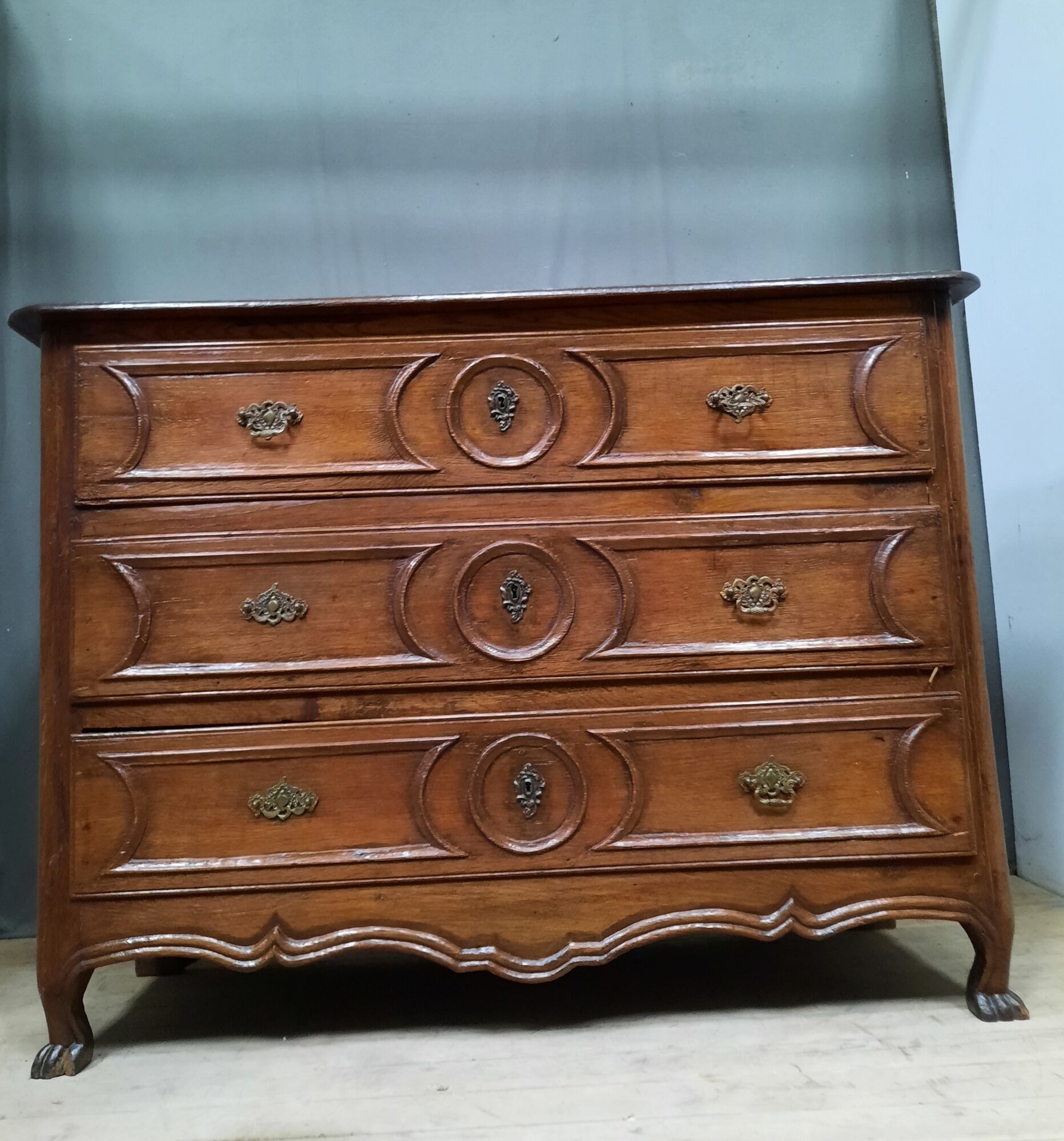 Chest of drawers in solid chene of the eighteenth sawcum