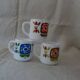3 mugs mobil grosses fleurs Arcopal pub bleu  orange  ocre collection vintage