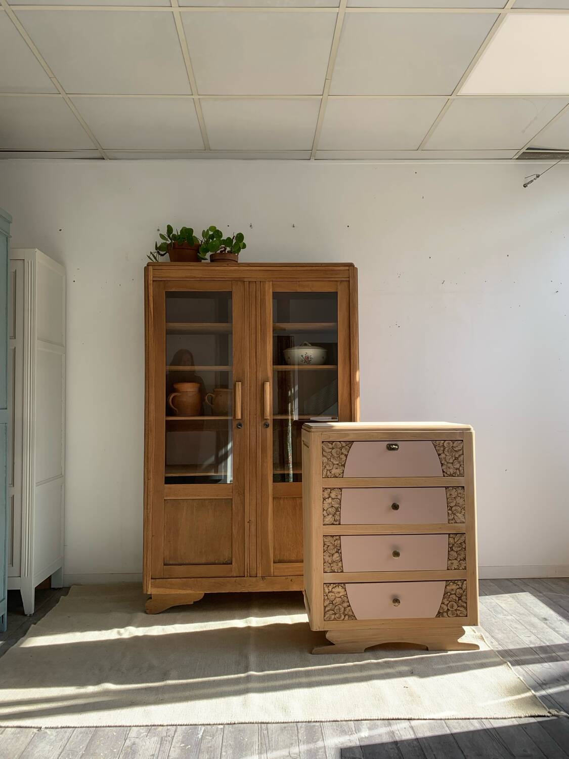 Art Deco glass cabinet