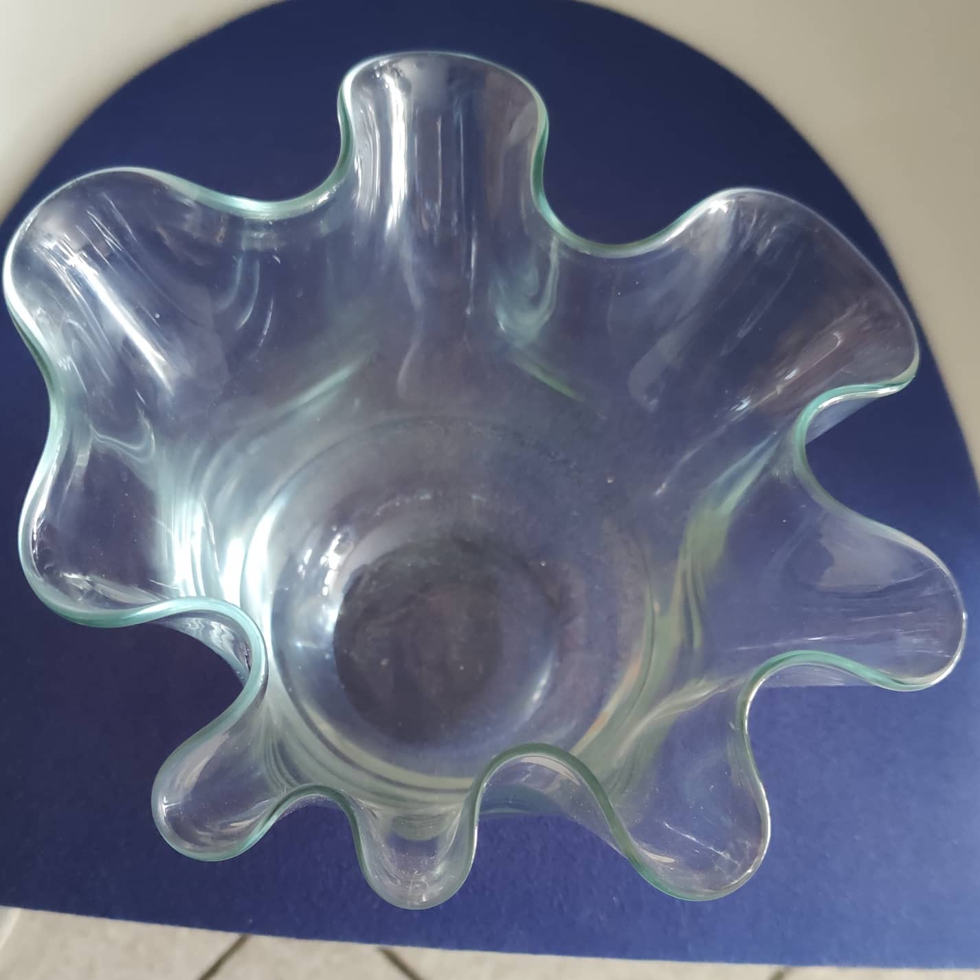 Vase mouchoir en cristal vers 1930