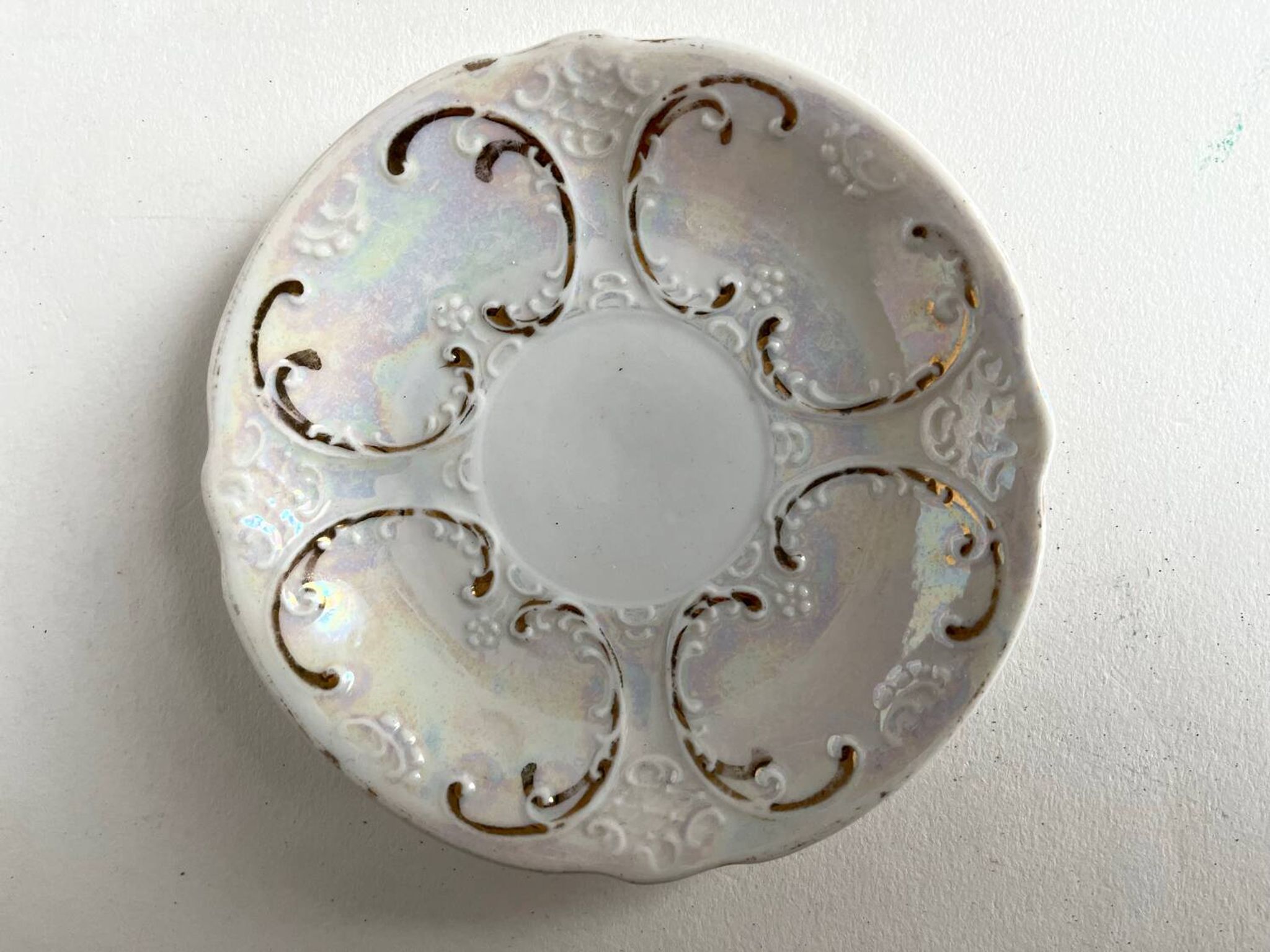 Paire de tasses en porcelaine