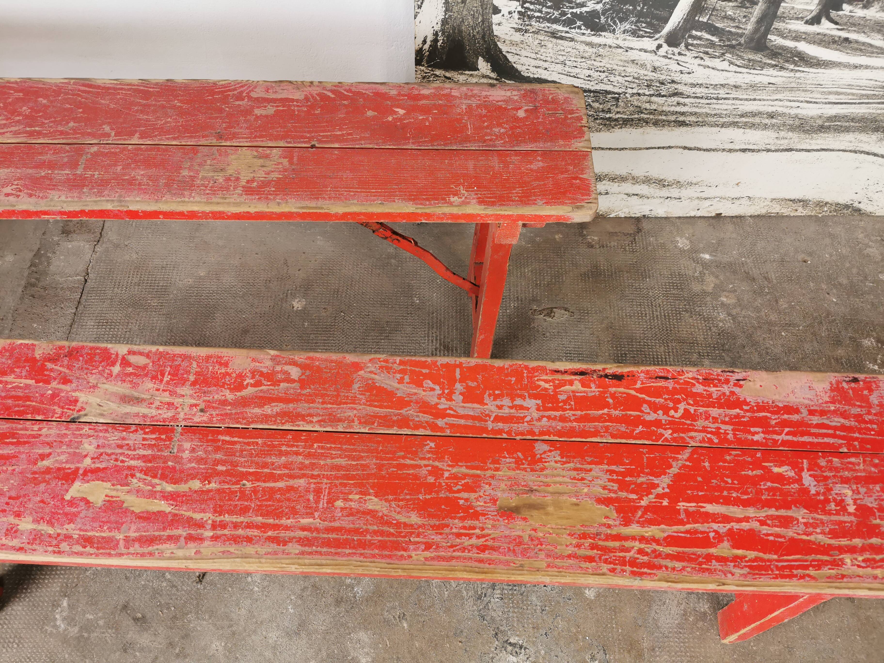 Paire de bancs pliants en bois