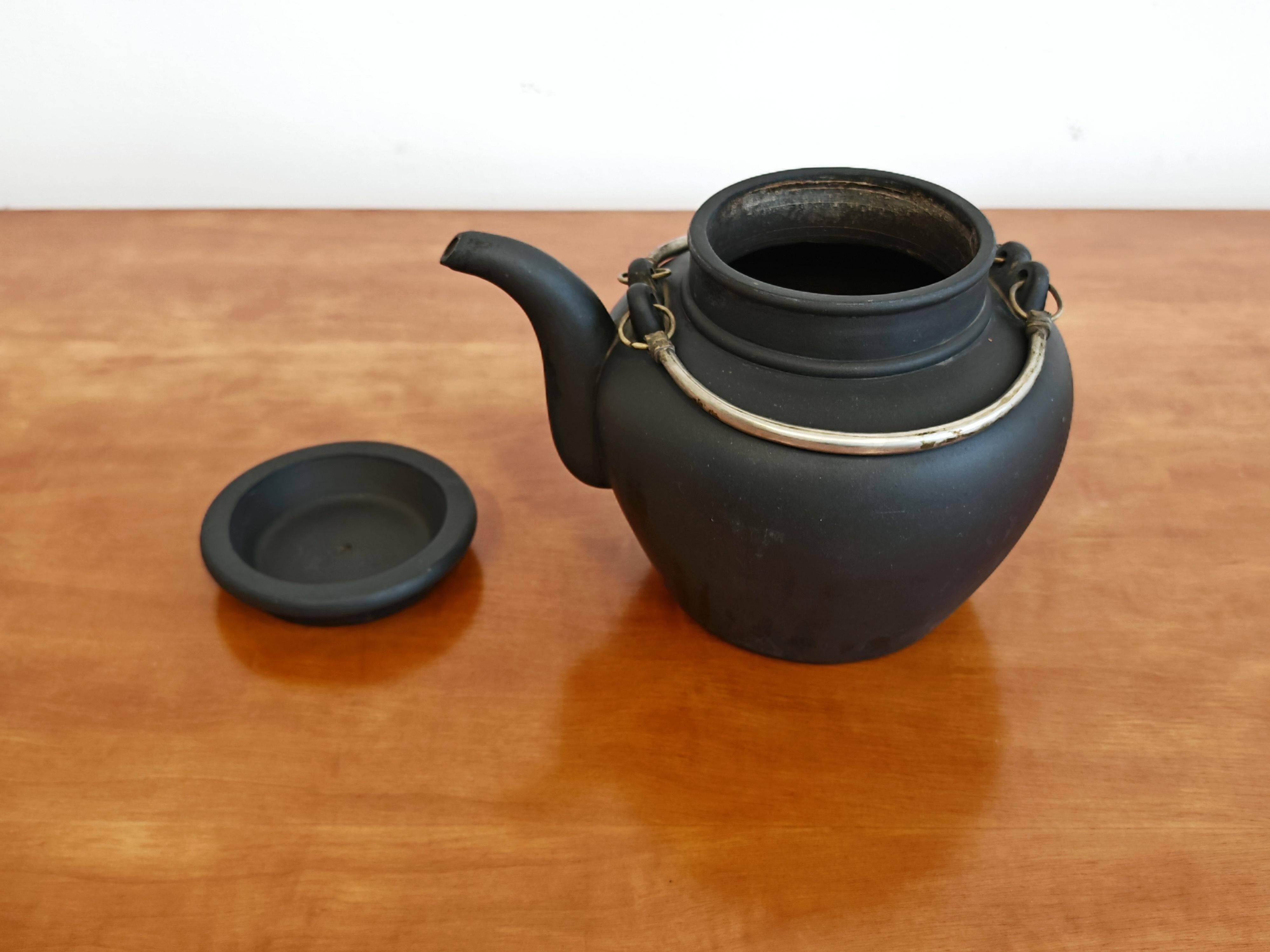 Antique Yixing teapot, Qing Dynasty, 1910s.