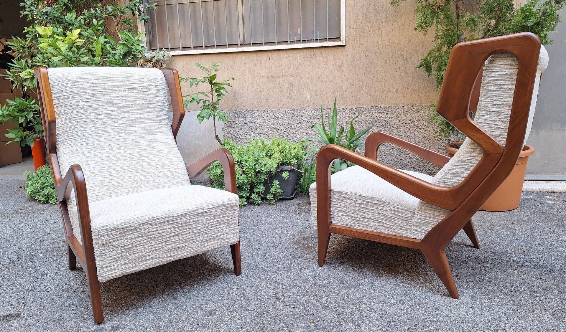 Armchairs Wooden Ears Model in White Boucle by Gio Ponti for Manifattura Artigianale Italiana, 1990s, Set of 2