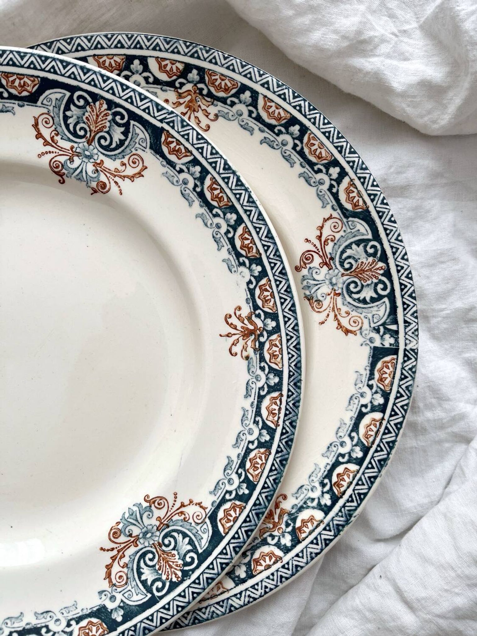 6 assiettes plates terre de fer « Diderot » Longwy