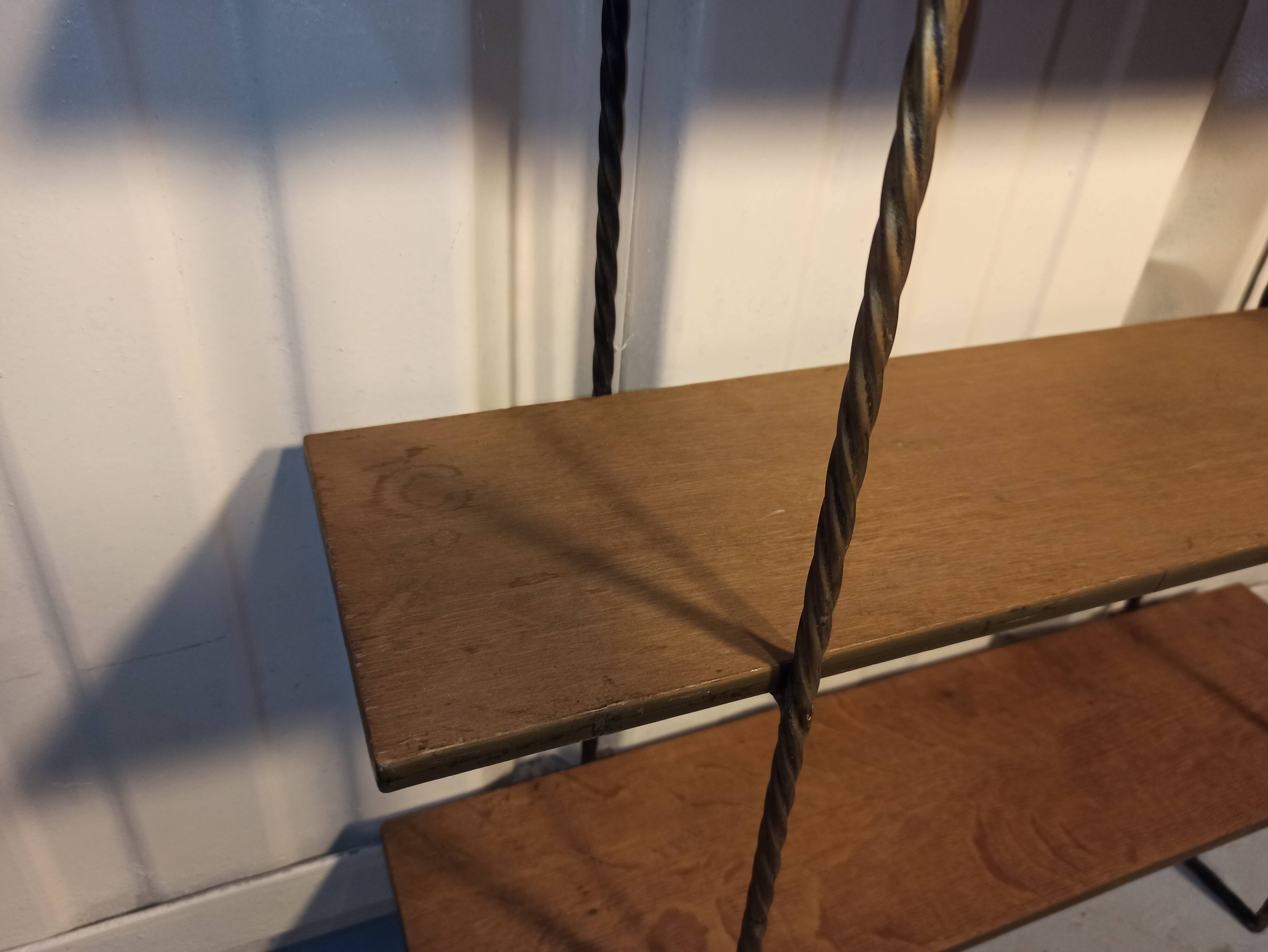 Shelf string iron and wood 3 trays