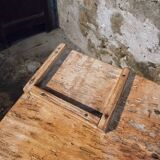 Table de toilette ou bureau d'écriture français ancien en châtaignier et peuplier, vers 1900