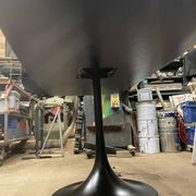 Table plateau Samba massif et pied tulipe