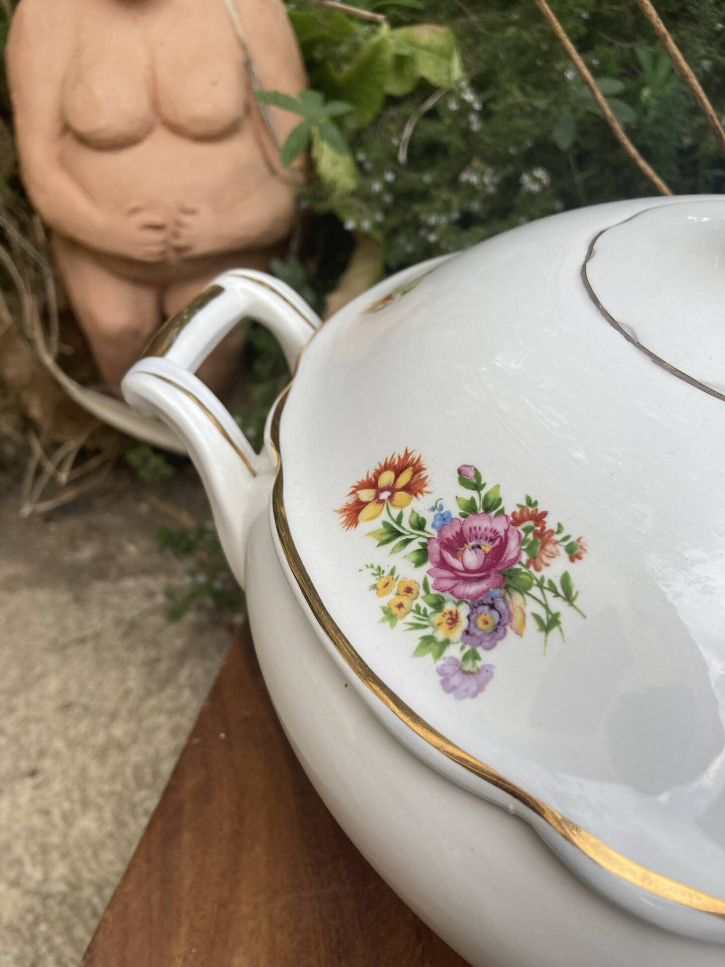 Soupière Digoin Sarreguemines motif romantique