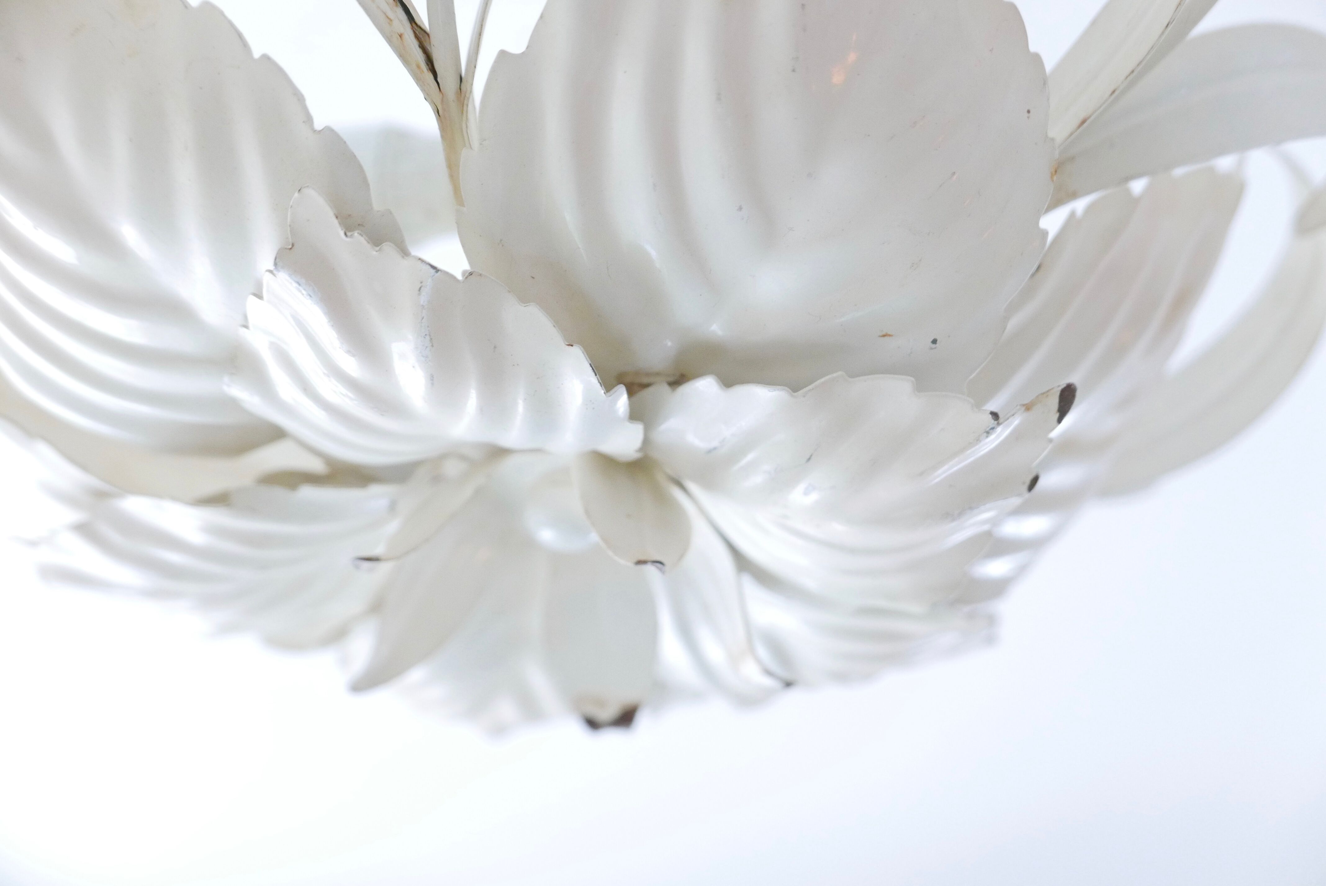 Ceiling light foliage in white metal early 1970s