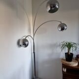 Thrush floor lamp