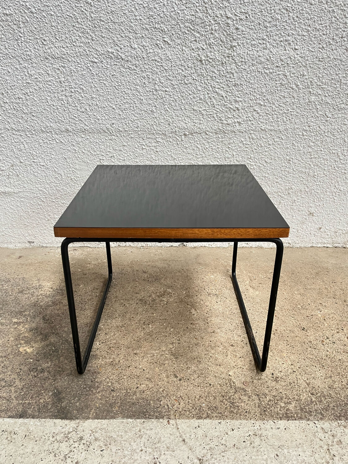 Paire de tables volante Pierre Guariche pour Steiner