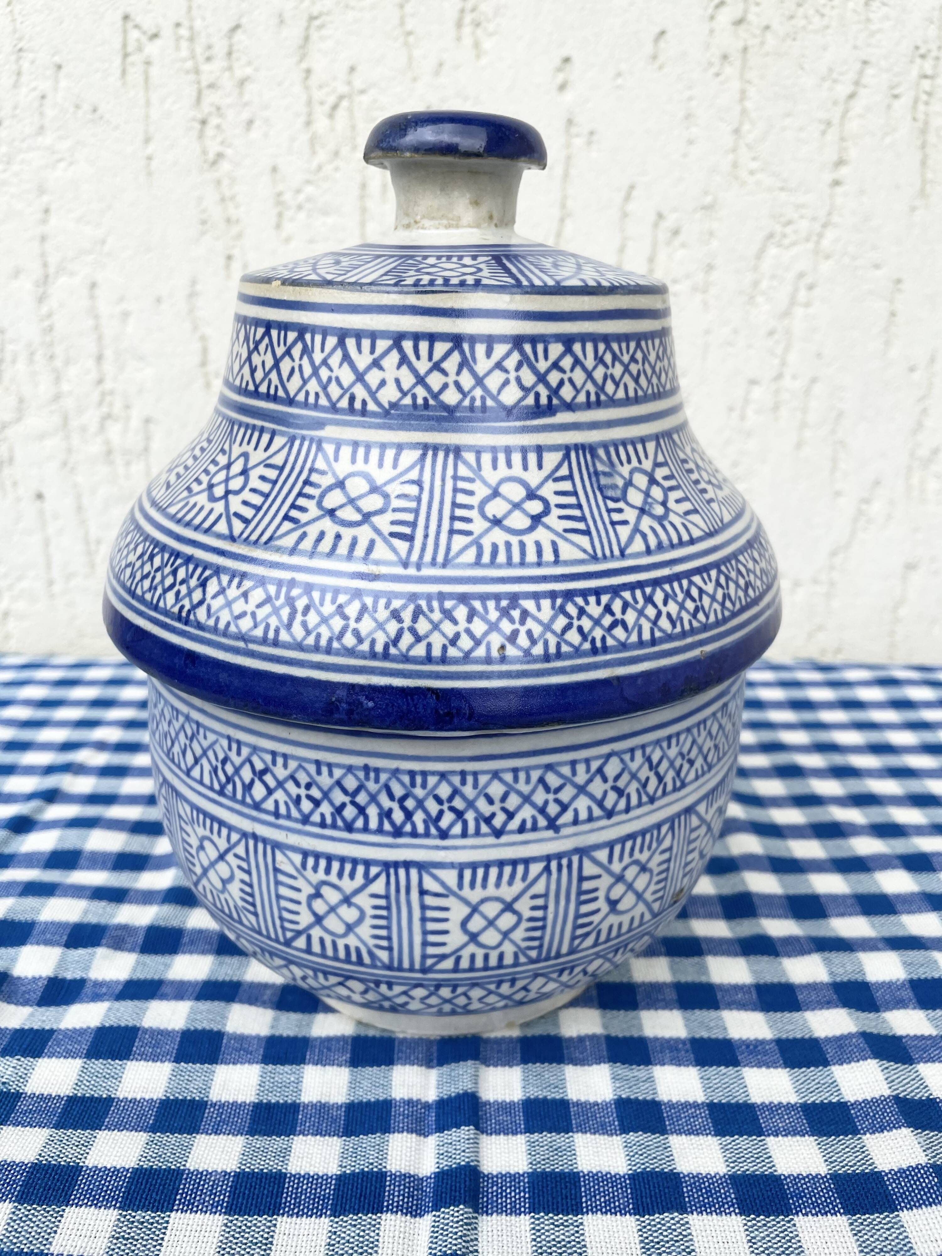 Antique covered butter pot "jobbana" from Morocco, Fes, signed Serghini.