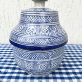 Antique covered butter pot "jobbana" from Morocco, Fes, signed Serghini.