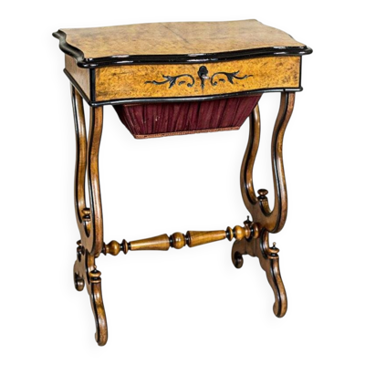 Table de couture en bouleau, 1870