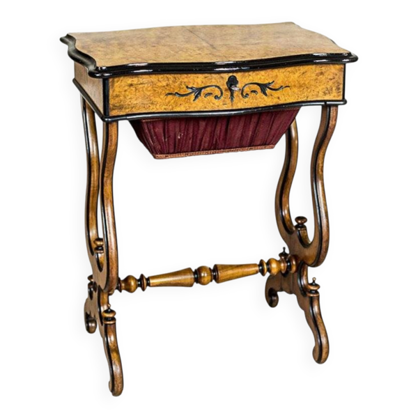 Table de couture en bouleau, 1870