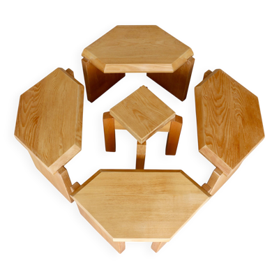 Un ensemble de cinq tables basses, France années 70.