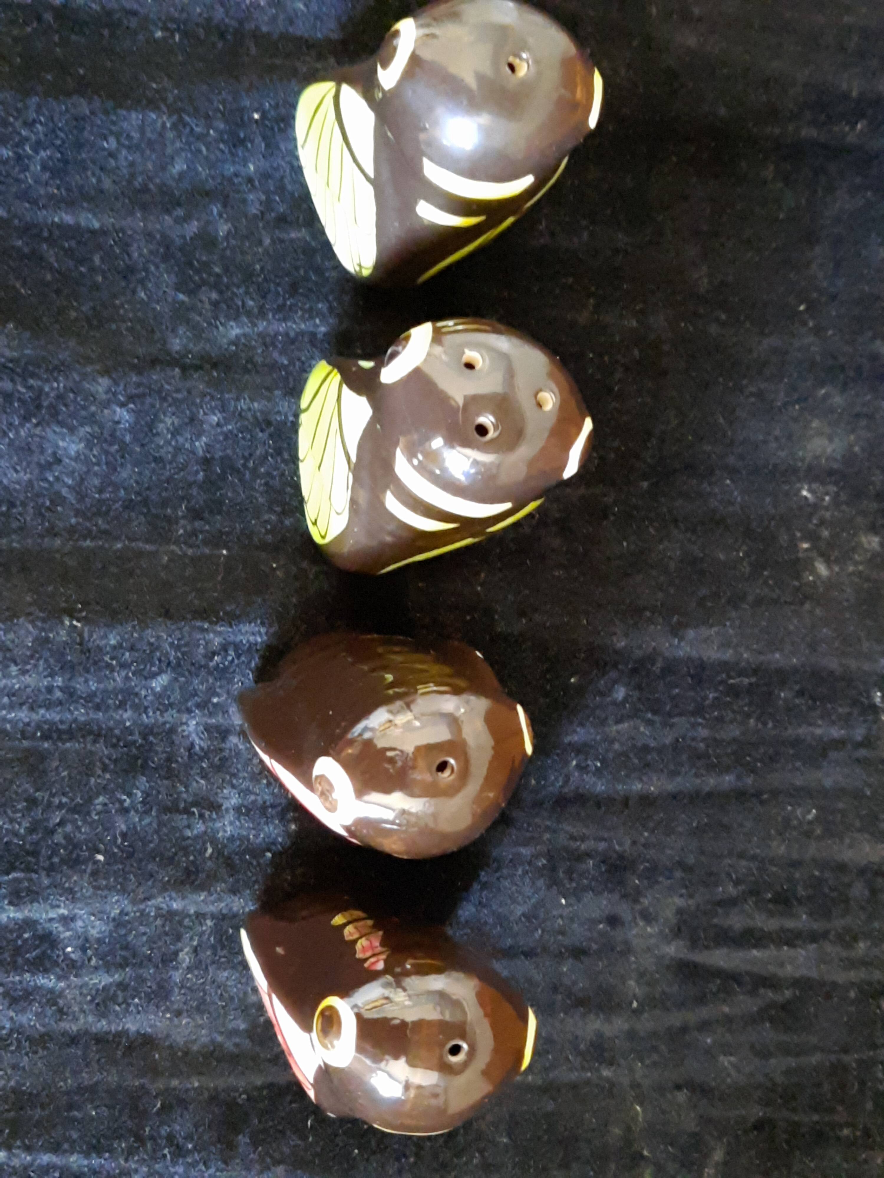 Lot 4 Salt and Pepper Shakers Cigales Ceramic - Provençal Style