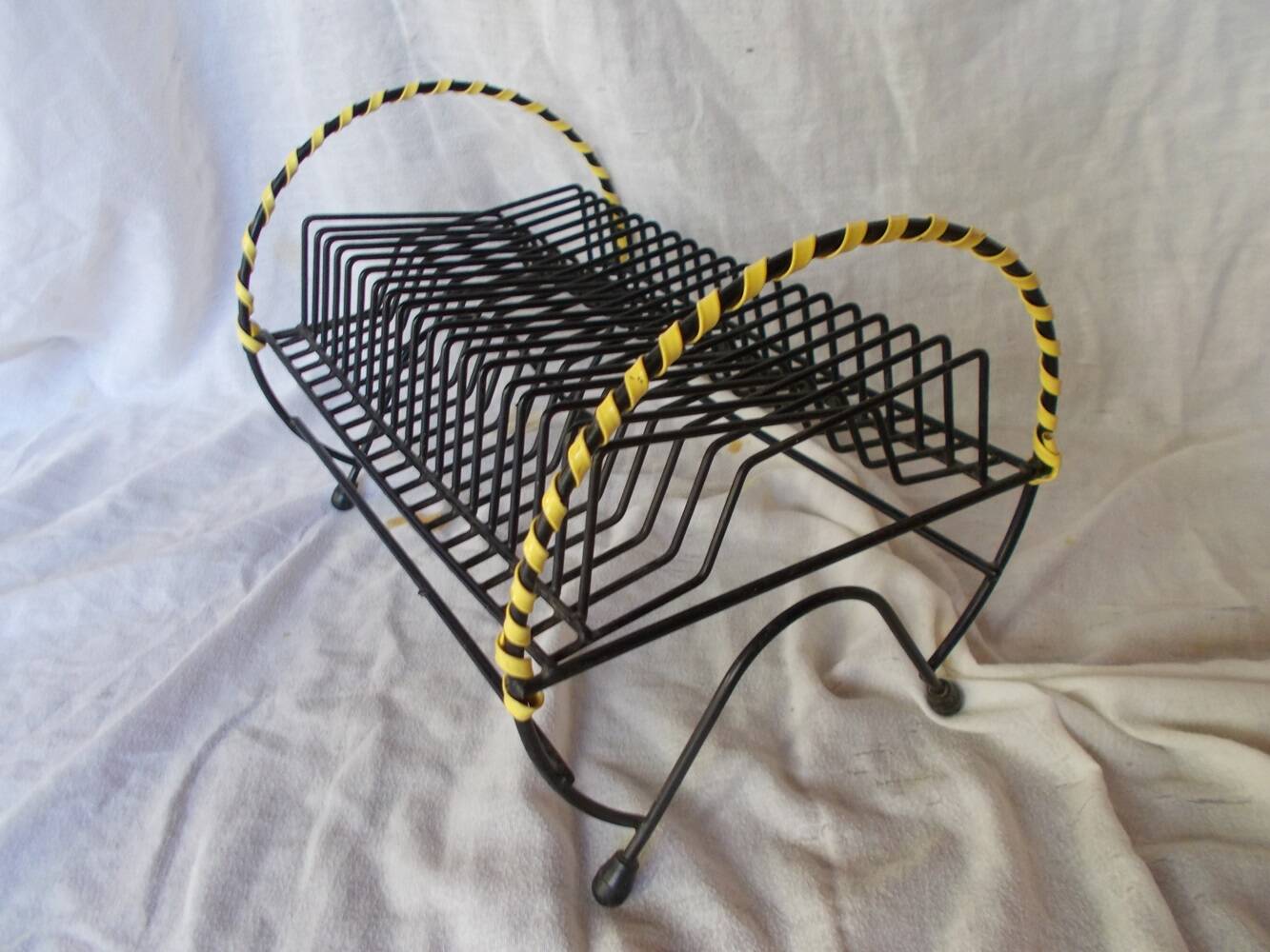 Vintage 45 rpm record holder