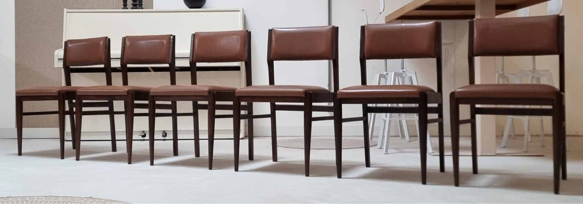 Chaises du milieu du siècle